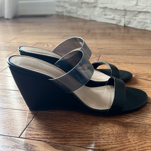 BCBG wedge sandal - Picture 2 of 3